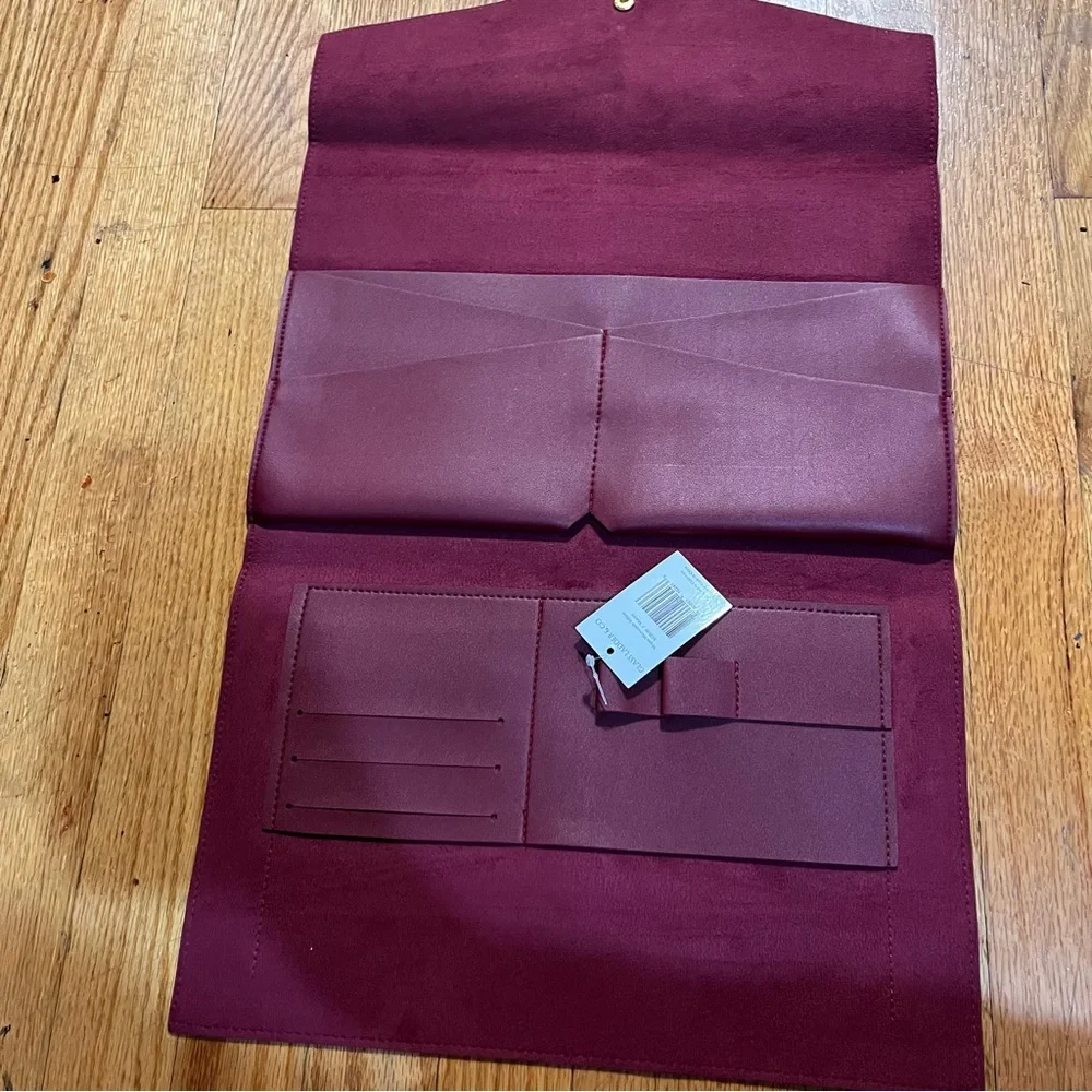 NWT Glass Ladder & Co Portfolio Clutch Burgundy Megan Portfolio Clutch